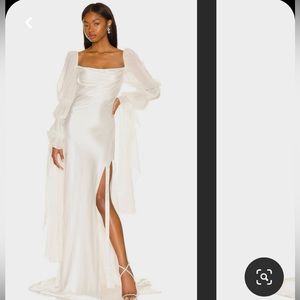 Found a different dress for wedding, tried on once, tags still attached